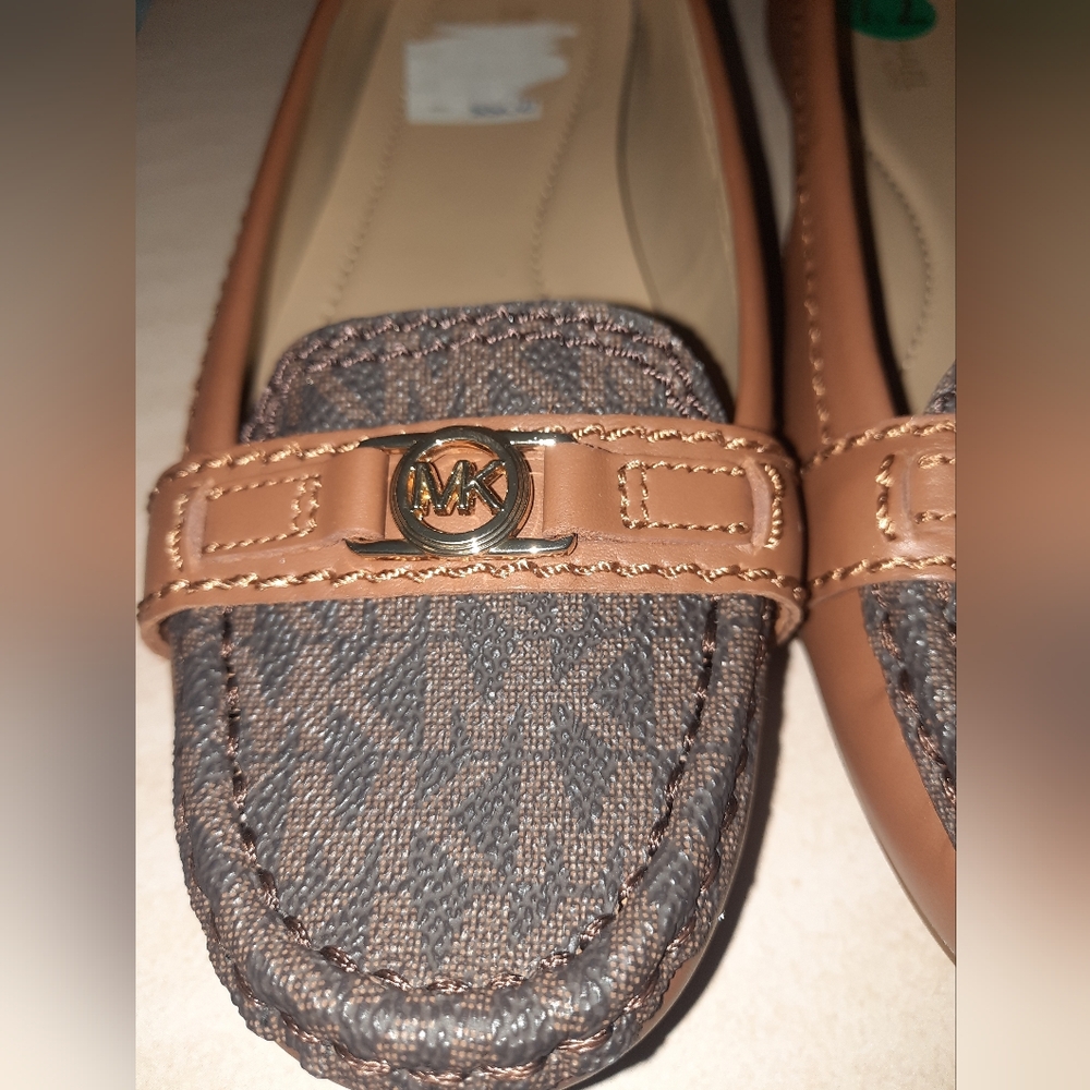 Michael Kors Tan and Brown Loafers Size 7.5 - Picture 2 of 6